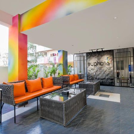 Hotel Euphoria Airport Zone Хайдарабад Экстерьер фото