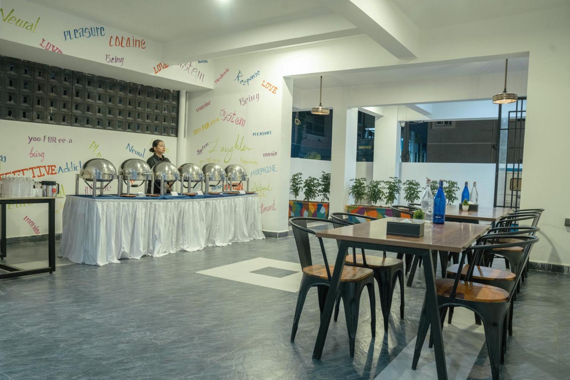 Hotel Euphoria Airport Zone Хайдарабад Экстерьер фото