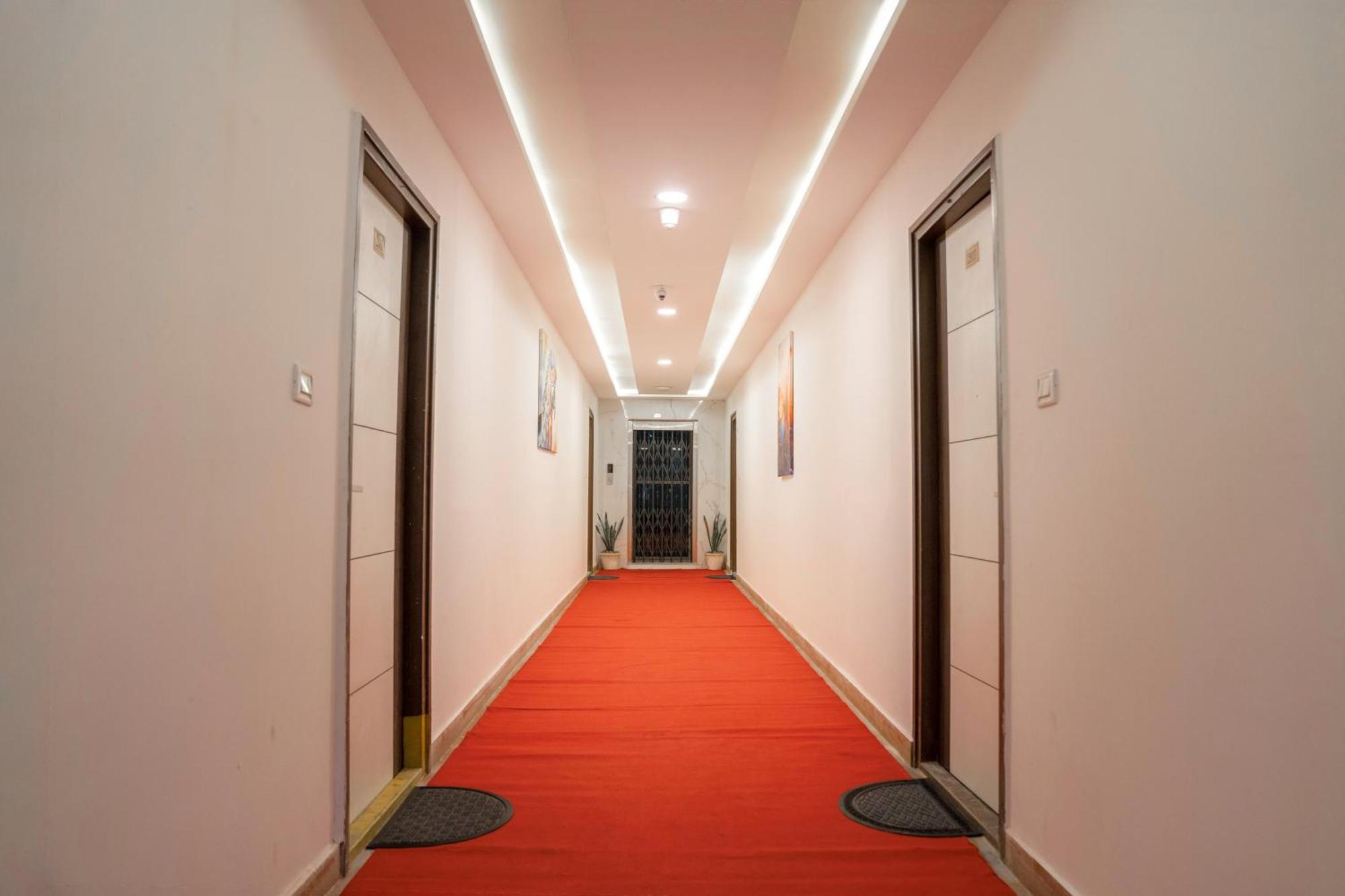 Hotel Euphoria Airport Zone Хайдарабад Экстерьер фото